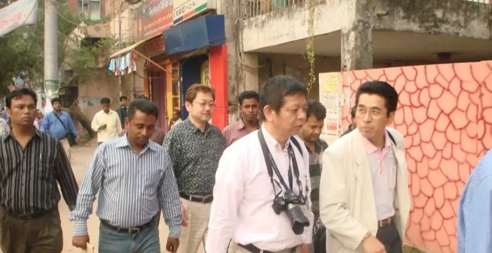 রাস্তায় জাপানি ভাষা।